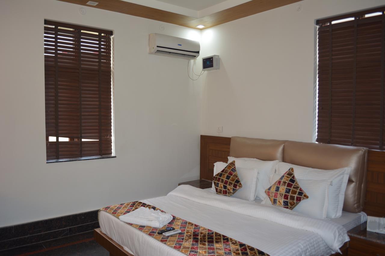 Oyo 10448 Green View Home Stay Dehradun Dış mekan fotoğraf