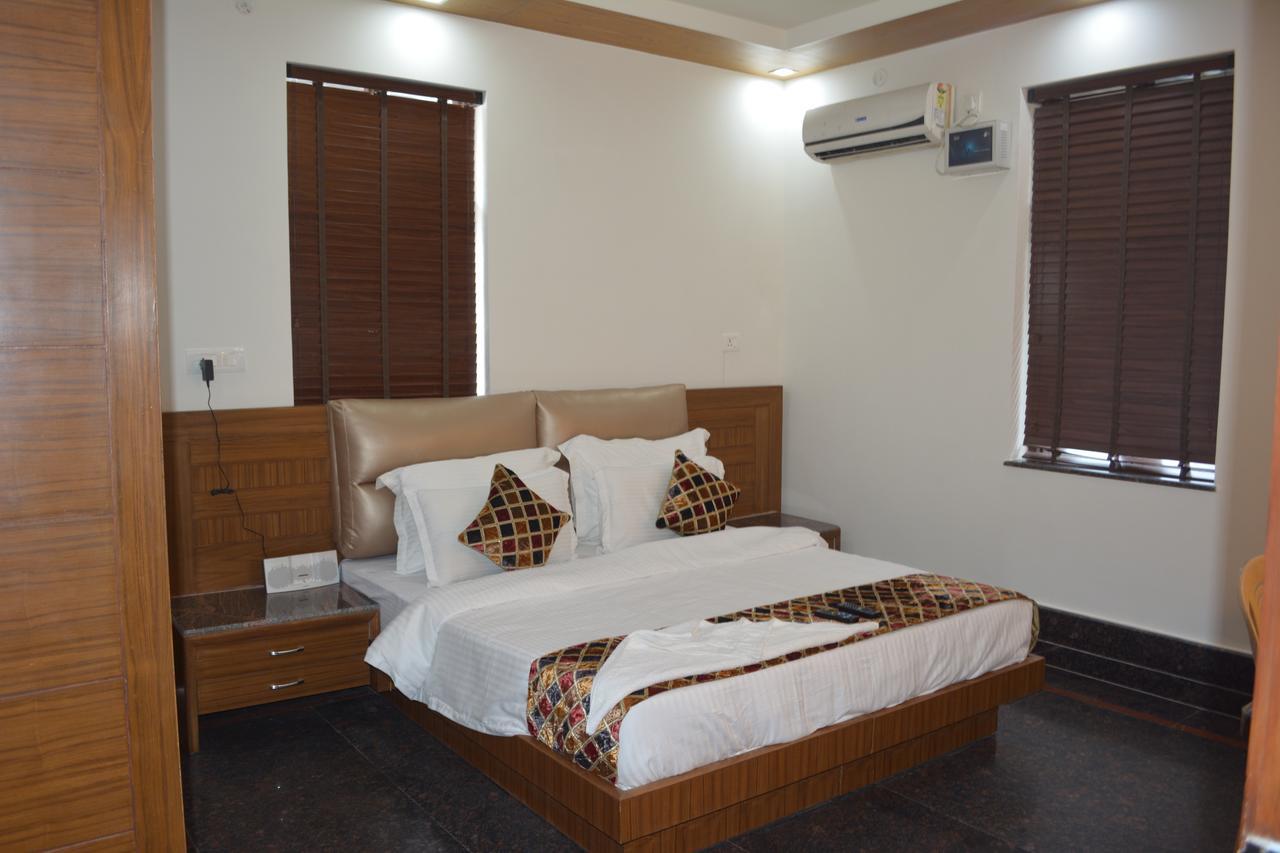 Oyo 10448 Green View Home Stay Dehradun Dış mekan fotoğraf