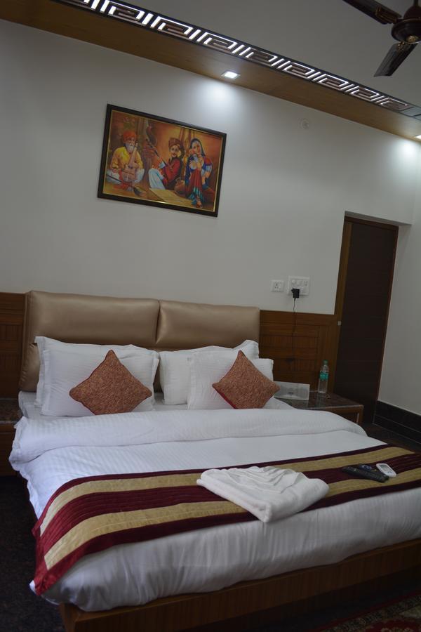 Oyo 10448 Green View Home Stay Dehradun Dış mekan fotoğraf