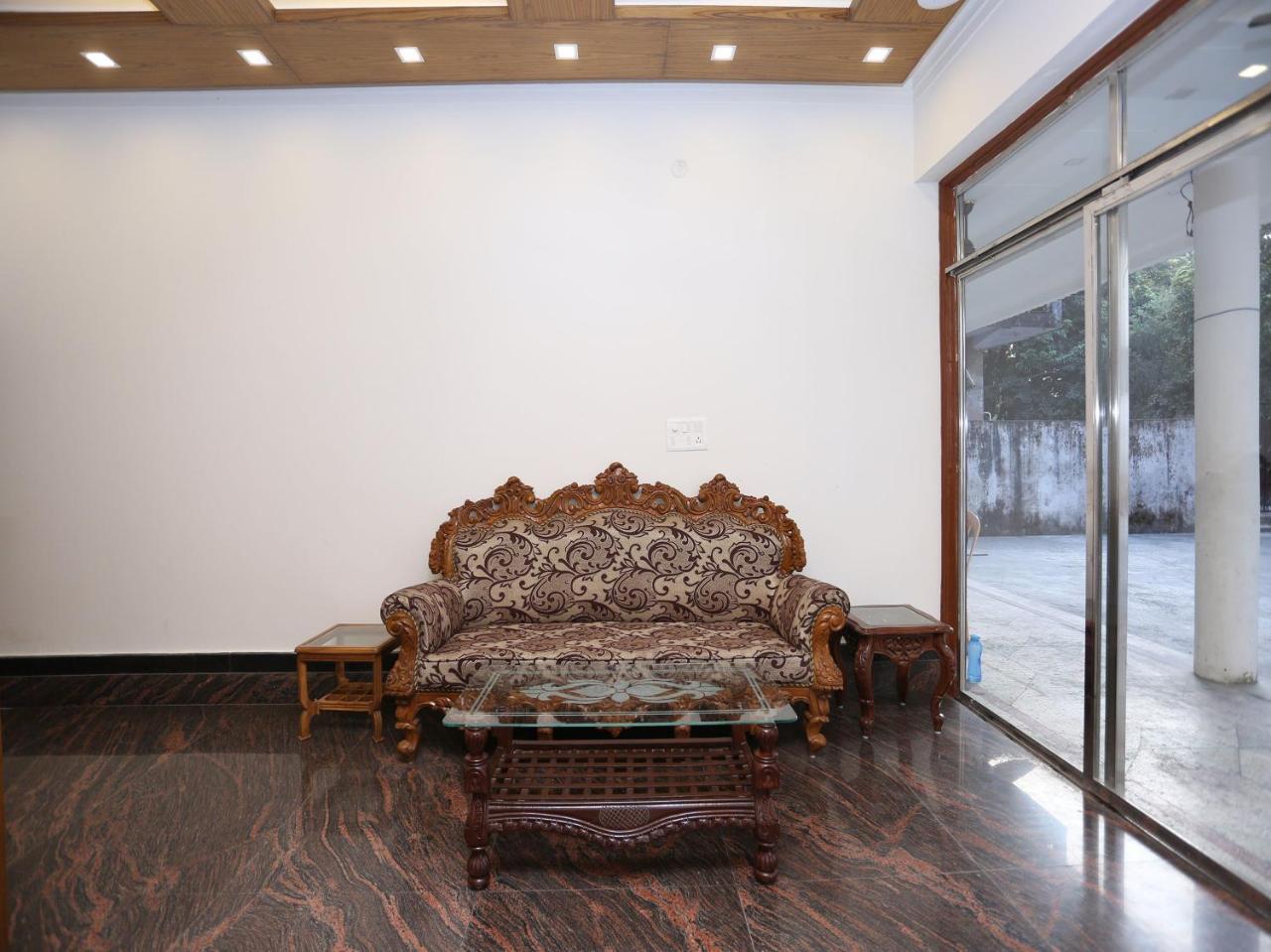 Oyo 10448 Green View Home Stay Dehradun Dış mekan fotoğraf