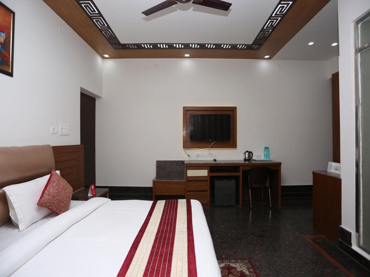 Oyo 10448 Green View Home Stay Dehradun Dış mekan fotoğraf