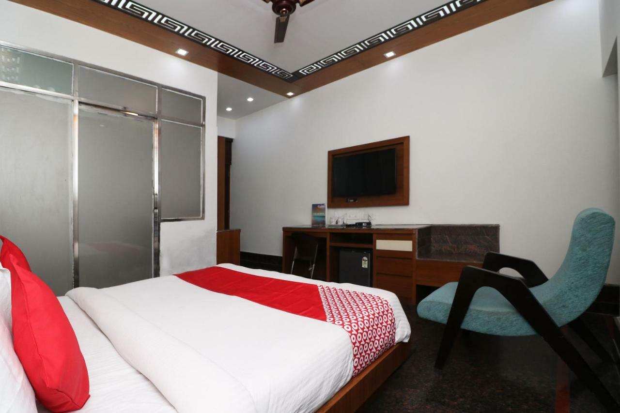 Oyo 10448 Green View Home Stay Dehradun Dış mekan fotoğraf